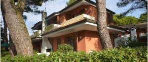 Villaggio delle Meduse***