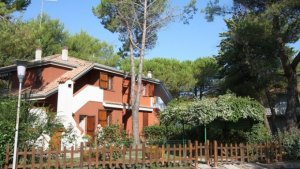 Villaggio delle Meduse***