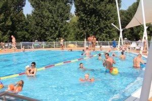 Camping & Bungalows Füred - bungalovy - areál, foto 2